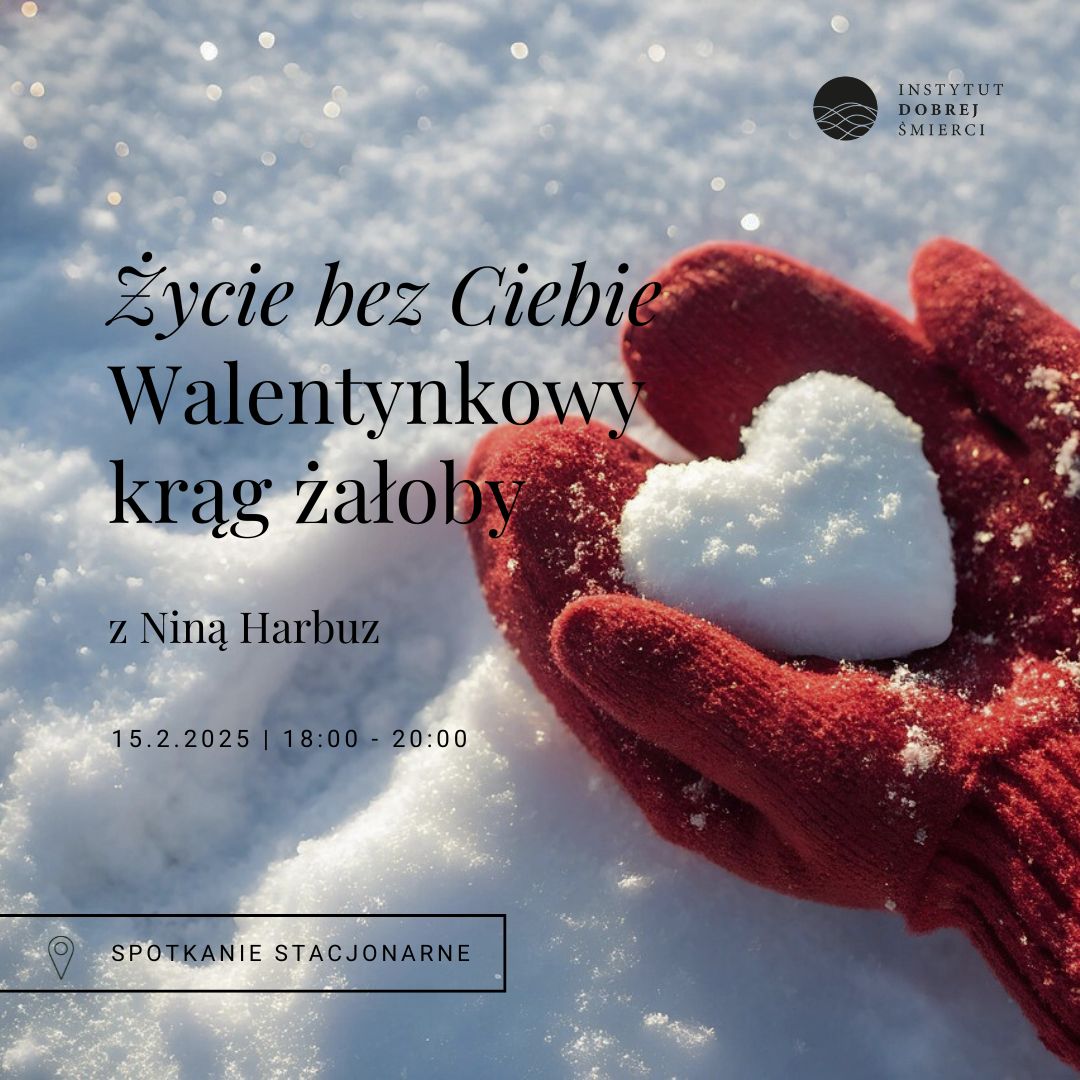 Dłonie w czerwonych rękawiczkach trzymają serce ulepione ze śniegu.