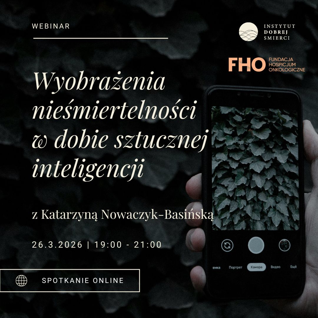 Bluszcz i telefon w dłoni z kremowymi napisami